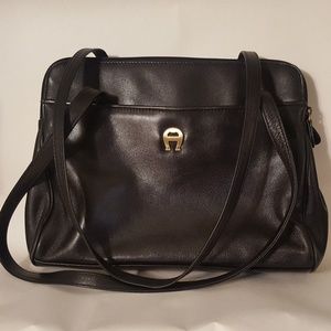 Vintage Etienne Aigner classic black leather purse